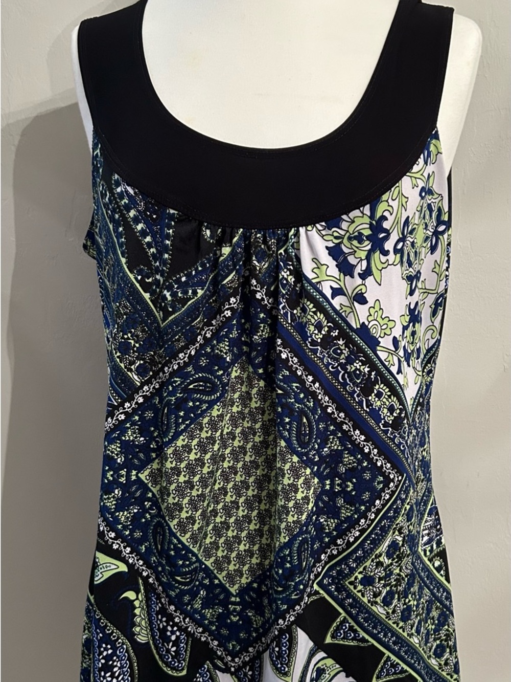 Carol Rose Women’s Sz XL Black Paisley Printed Scoop Neck Sleeveless Tunic Top